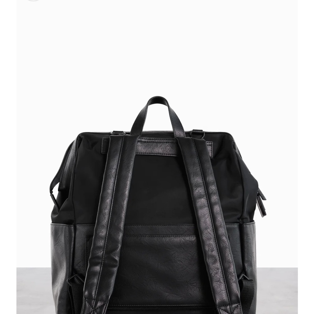 BEIS Black Baby Bag Modern Minimalist Design - Picture 2 of 8